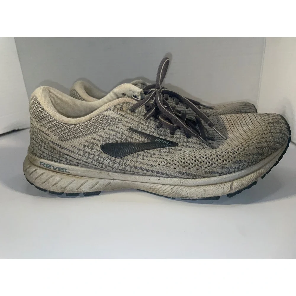 Brooks Revel 3 Women's Size 10 Running Shoes Sneakers‎ Beige